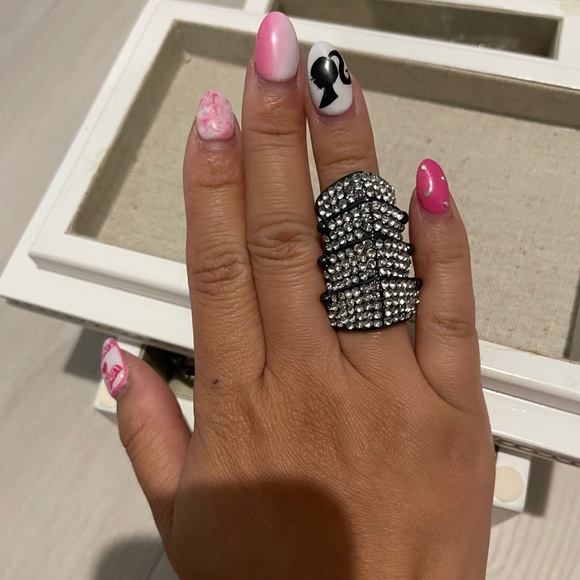 Ring - Picture 2 of 3